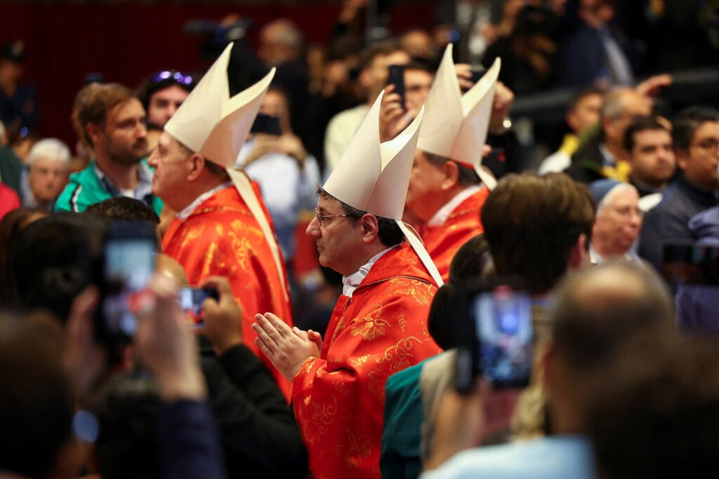 Cardinals meet to select Pope Francis’ successor Cardinals meet to select Pope Francis’ successor