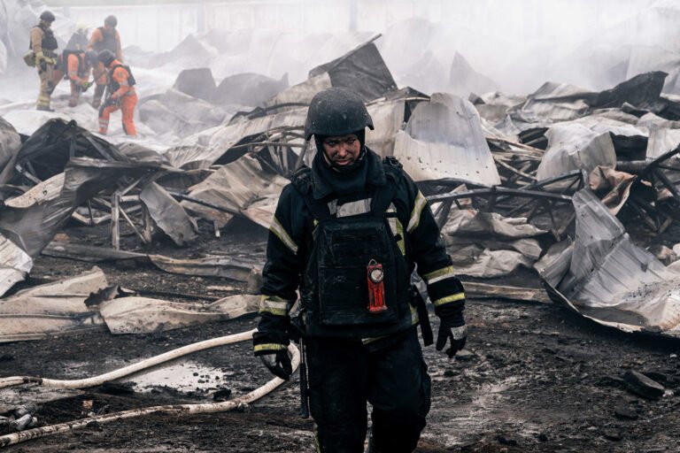 In a haze of confusion, Ukraine and Russia finally hold direct talks after false start