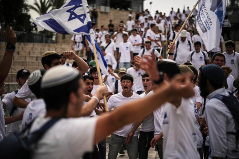 Far-right Israelis confront Palestinians, other Israelis in violent Jerusalem march